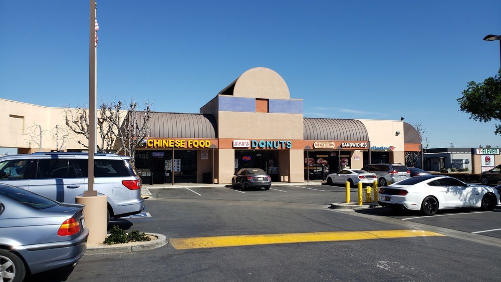 Warner Grand Plaza: 2212-2246 South Grand Avenue, Santa Ana, CA 92705